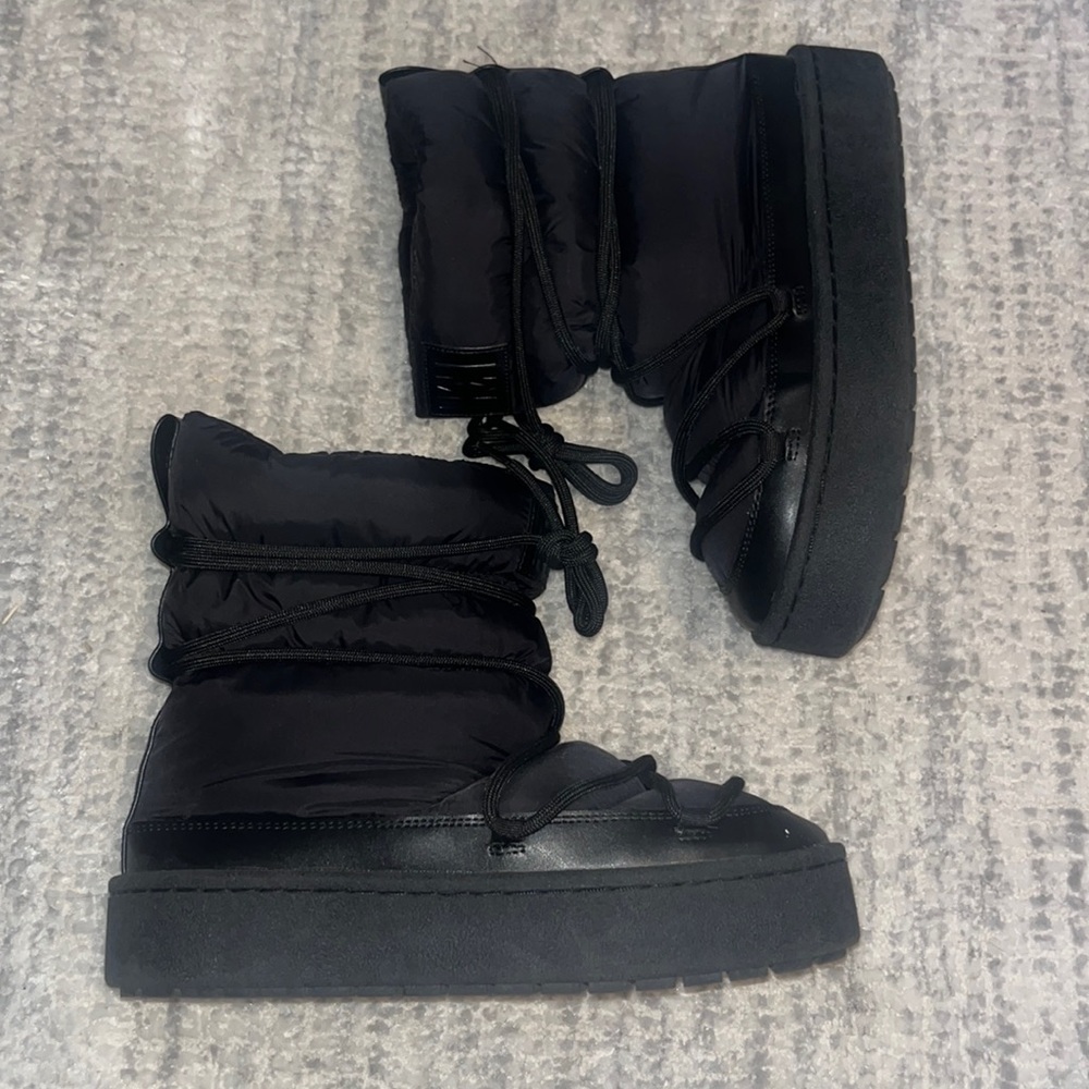 Black Winter Boots